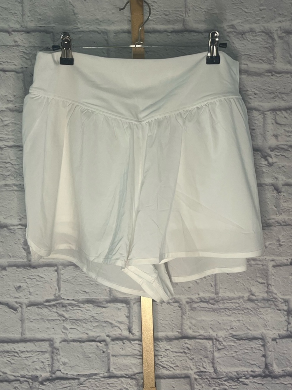 Aerie XL NWT White Athletic flowy shorts